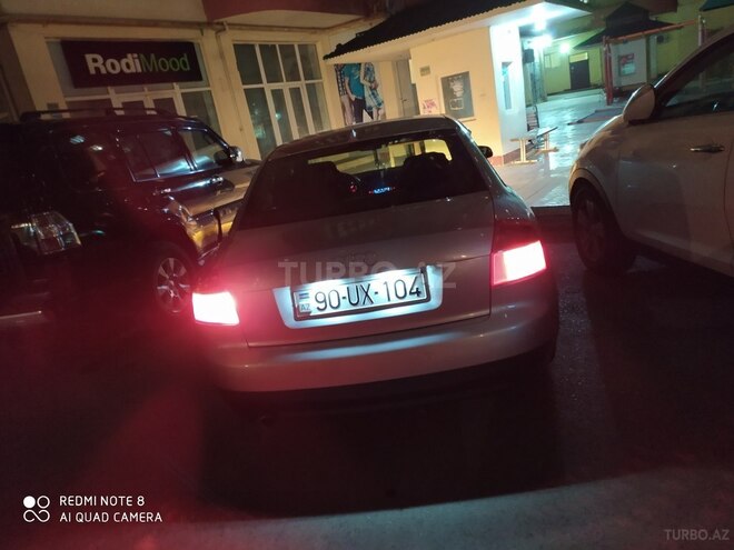 Audi A4 2001, 327 km - 2.0 л - Bakı