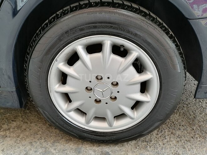 Mercedes E 220 2000, 269,000 km - 2.2 l - Bakı