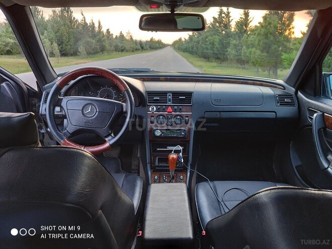 Mercedes C 230 2000, 189,000 km - 2.3 l - Bakı