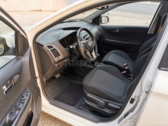 Hyundai i20 2012, 52,000 km - 1.4 л - Bakı