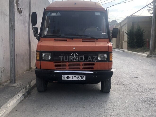 Mercedes 208 D 1992, 235,000 km - 2.3 l - Bakı