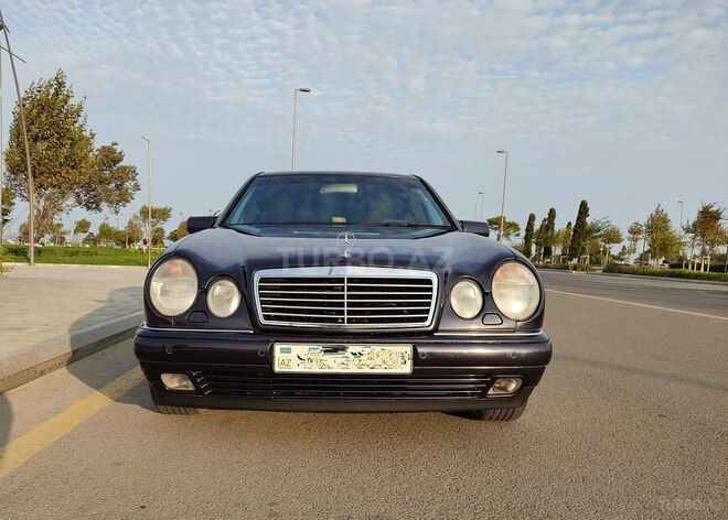 Mercedes E 240 1999, 168,000 km - 2.4 л - Bakı
