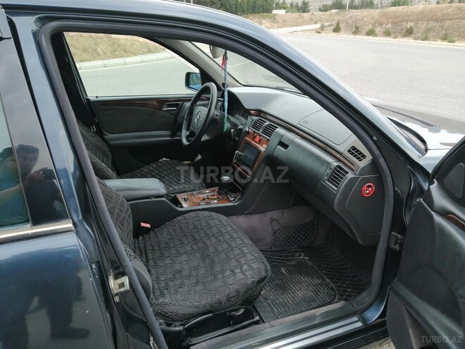 Mercedes E 240 1999, 329,500 km - 2.4 l - Bakı