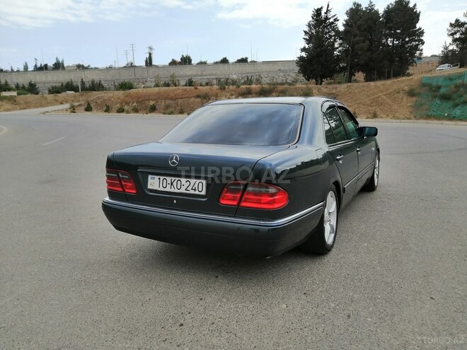Mercedes E 240 1999, 329,500 km - 2.4 l - Bakı