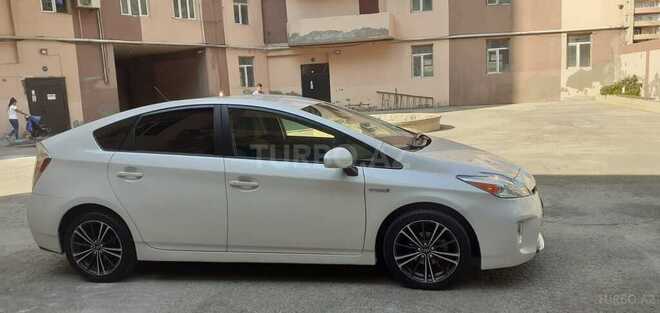 Toyota Prius 2014, 186,000 km - 1.8 l - Bakı