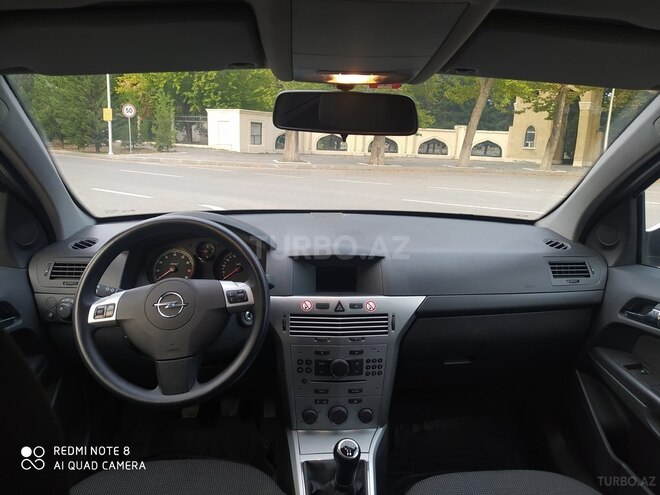 Opel Astra 2009, 158,000 km - 1.4 l - Mingəçevir