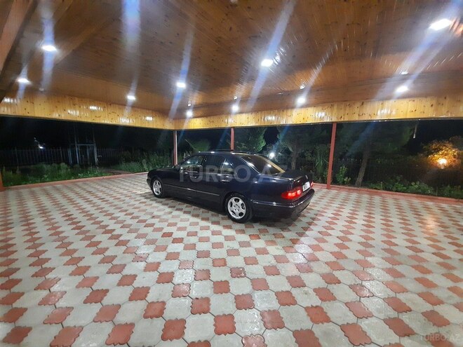 Mercedes E 280 2000, 313,000 km - 2.8 l - Masallı