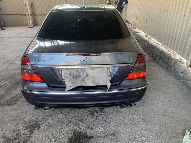 Mercedes E 220 2007, 303,000 km - 2.2 l - Bakı