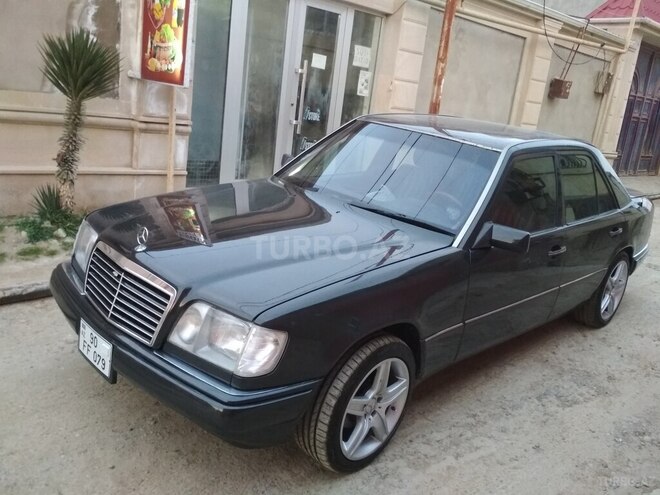 Mercedes E 220 1995, 265,480 km - 2.2 l - Bakı