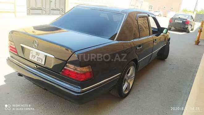 Mercedes E 220 1995, 265,480 km - 2.2 l - Bakı