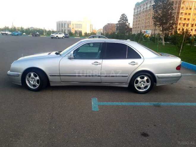 Mercedes E 240 2001, 301,000 km - 2.4 л - Sumqayıt