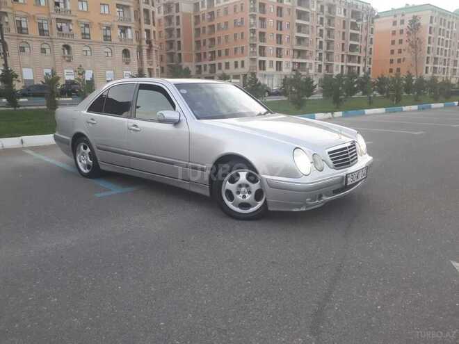 Mercedes E 240 2001, 301,000 km - 2.4 л - Sumqayıt
