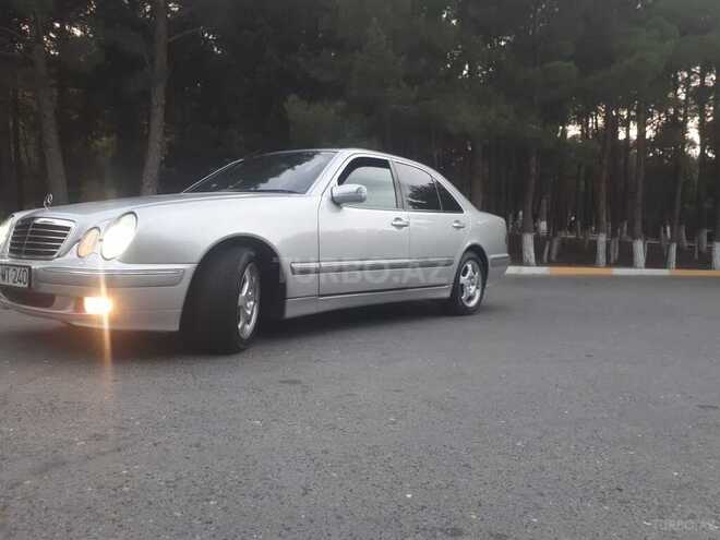 Mercedes E 240 2001, 301,000 km - 2.4 л - Sumqayıt
