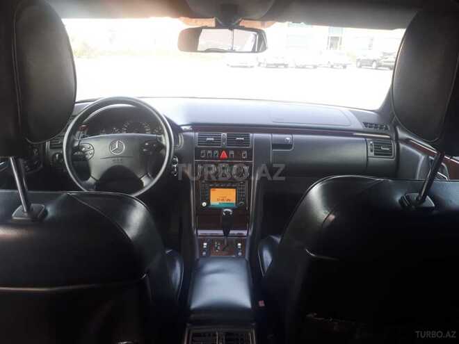 Mercedes E 240 2001, 301,000 km - 2.4 л - Sumqayıt