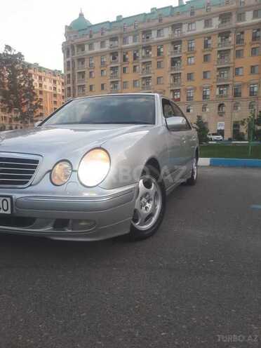 Mercedes E 240 2001, 301,000 km - 2.4 л - Sumqayıt