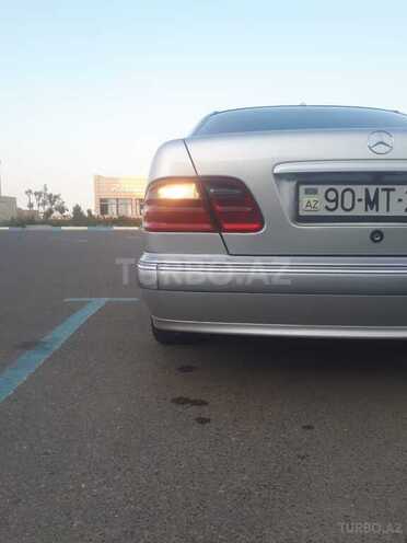 Mercedes E 240 2001, 301,000 km - 2.4 л - Sumqayıt