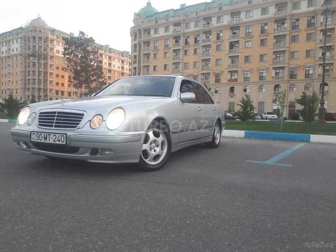 Mercedes E 240 2001, 301,000 km - 2.4 л - Sumqayıt