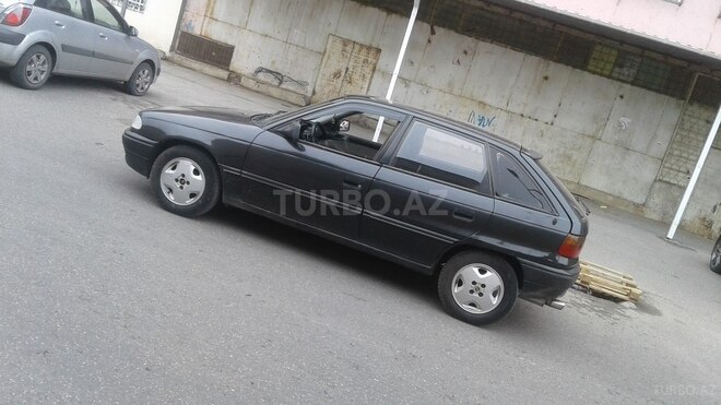 Opel Astra 1993, 425,800 km - 1.6 l - Bakı