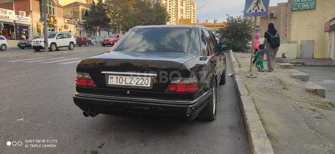 Mercedes E 220 1993, 445,215 km - 2.2 l - Bakı