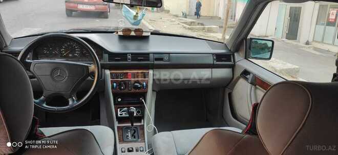 Mercedes E 220 1993, 445,215 km - 2.2 l - Bakı