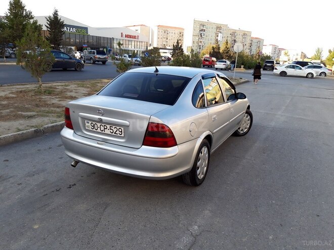Opel Vectra 1998, 212,000 km - 2.0 l - Sumqayıt