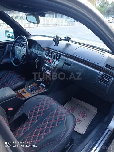 Mercedes E 240 1998, 389,000 km - 2.4 l - Bakı