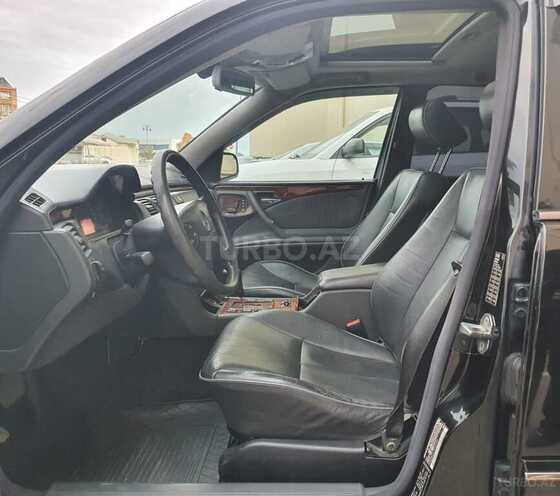 Mercedes E 320 1999, 298,000 km - 3.2 l - Bakı