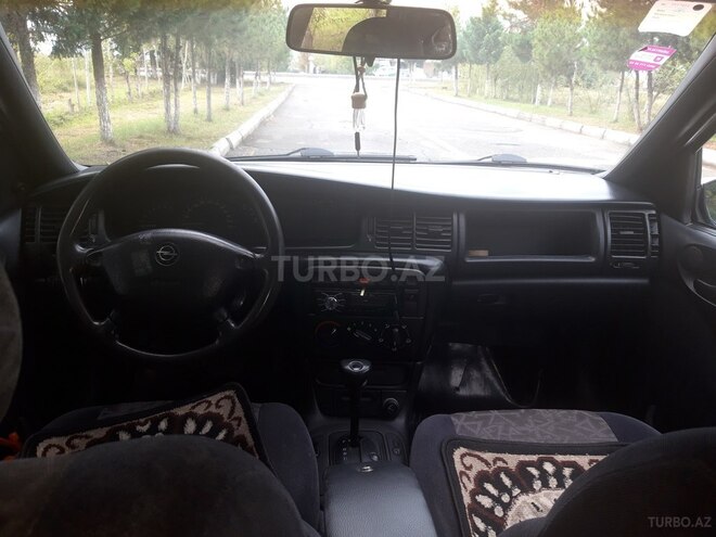 Opel Vectra 1996, 275,550 km - 1.6 l - Yevlax