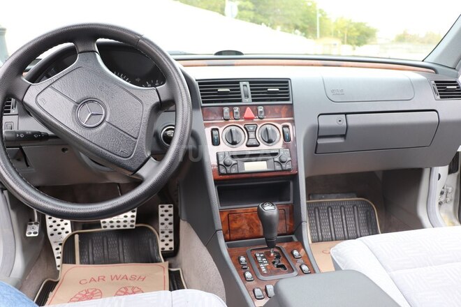 Mercedes C 240 1999, 258,500 km - 2.4 л - Bakı