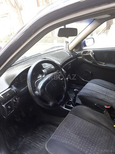 Opel Astra 1995, 256,000 km - 1.6 л - Bakı