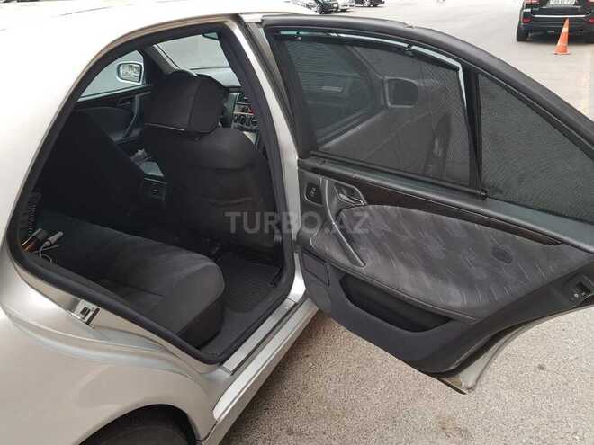 Mercedes E 240 1999, 375,350 km - 2.4 l - Bakı