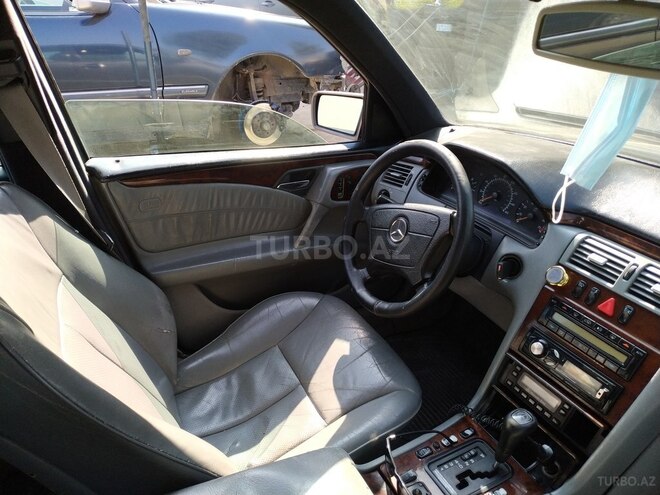 Mercedes E 320 1998, 236,156 km - 3.2 l - Bakı