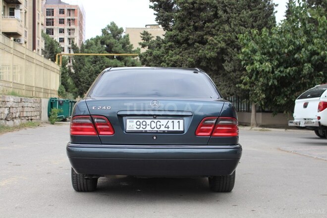 Mercedes E 240 1997, 280,000 km - 2.4 л - Bakı