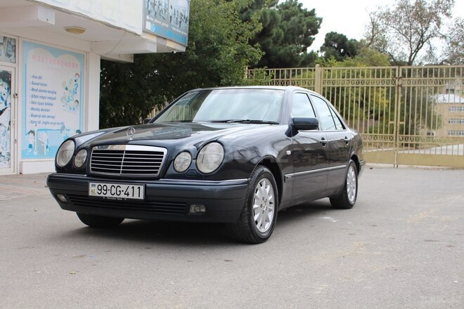 Mercedes E 240 1997, 280,000 km - 2.4 л - Bakı
