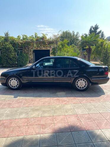Mercedes E 270 2001, 420,000 km - 2.7 l - Bakı