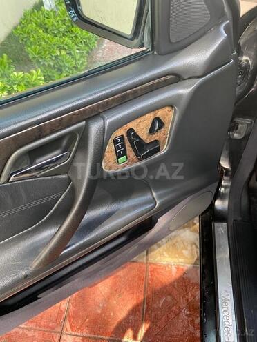 Mercedes E 270 2001, 420,000 km - 2.7 l - Bakı