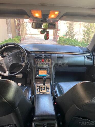 Mercedes E 270 2001, 420,000 km - 2.7 l - Bakı