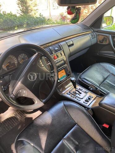 Mercedes E 270 2001, 420,000 km - 2.7 l - Bakı