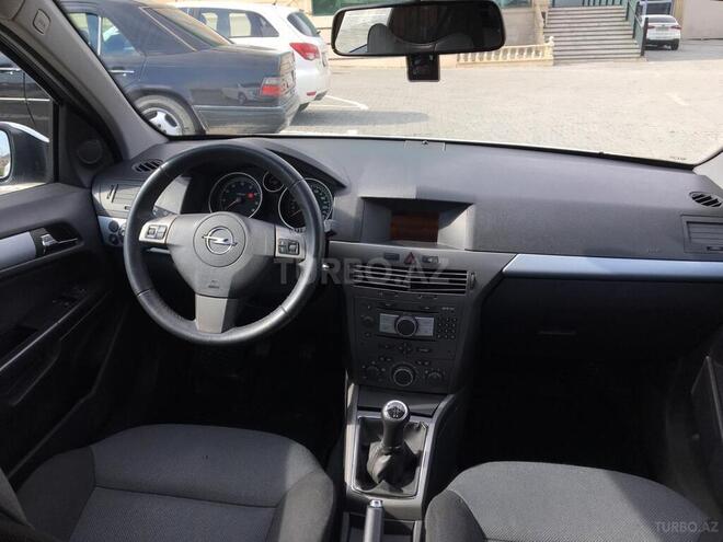 Opel Astra 2007, 175,000 km - 1.4 л - Bakı