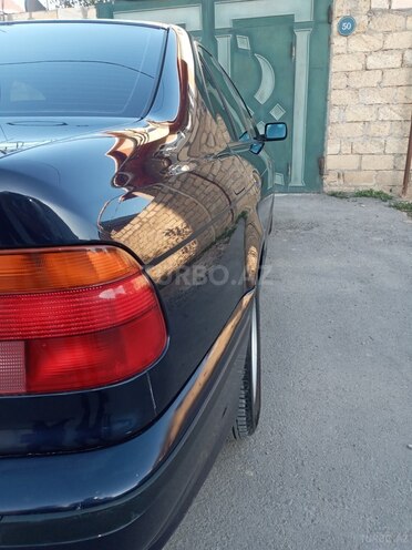 BMW 528 1997, 368,210 km - 2.8 l - Sumqayıt
