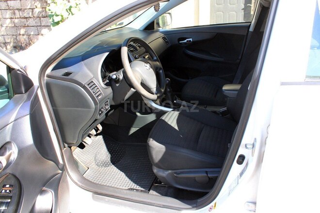 Toyota Corolla 2009, 252,900 km - 1.4 л - Bakı