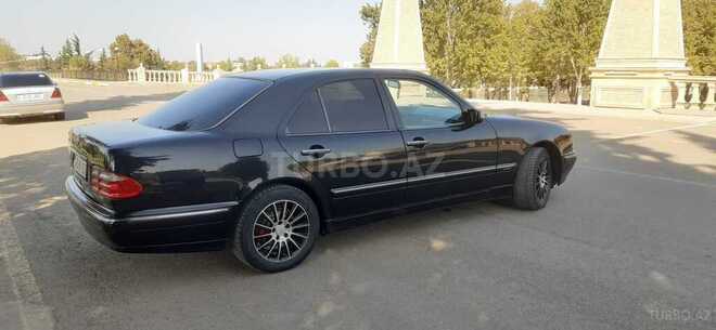 Mercedes E 240 2000, 300,000 km - 2.4 l - Qazax