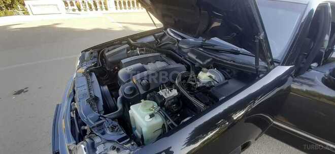 Mercedes E 240 2000, 300,000 km - 2.4 l - Qazax