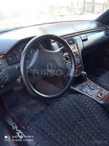 Mercedes E 240 1997, 306,000 km - 2.4 l - Bakı