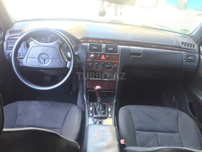 Mercedes E 200 1997, 528,000 km - 2.0 l - Bakı