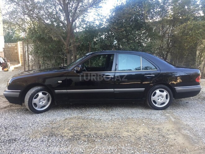 Mercedes E 200 1997, 528,000 km - 2.0 l - Bakı