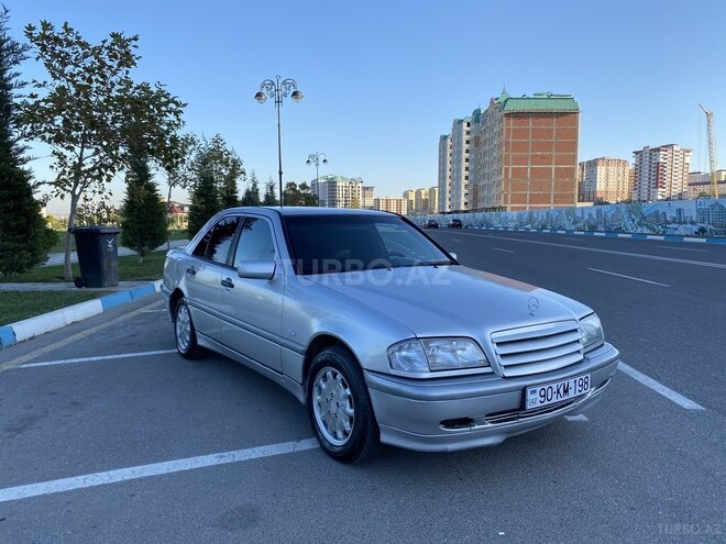 Mercedes C 220 1999, 316,000 km - 2.2 l - Sumqayıt