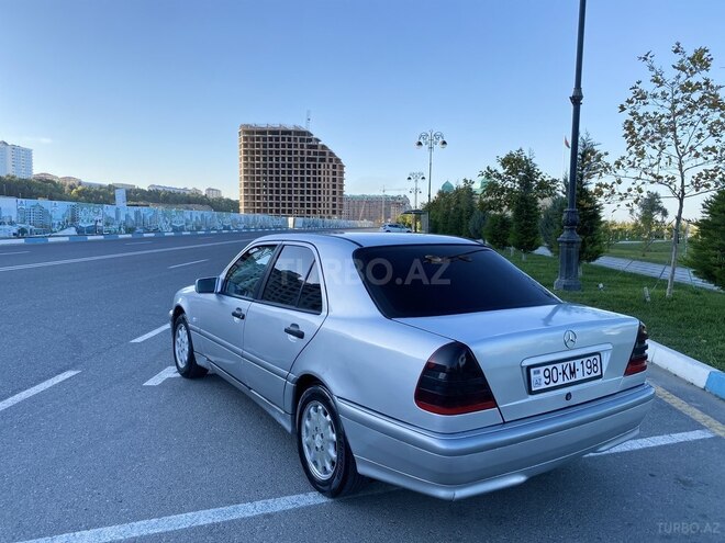 Mercedes C 220 1999, 316,000 km - 2.2 l - Sumqayıt