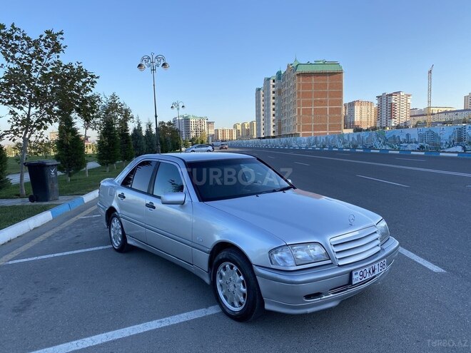 Mercedes C 220 1999, 316,000 km - 2.2 l - Sumqayıt