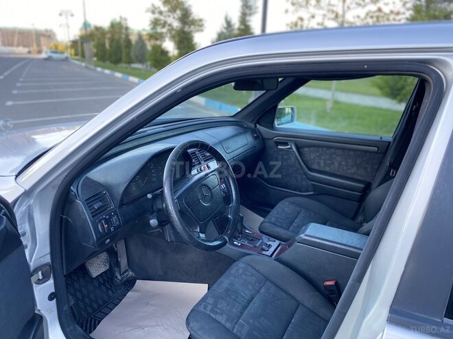Mercedes C 220 1999, 316,000 km - 2.2 l - Sumqayıt